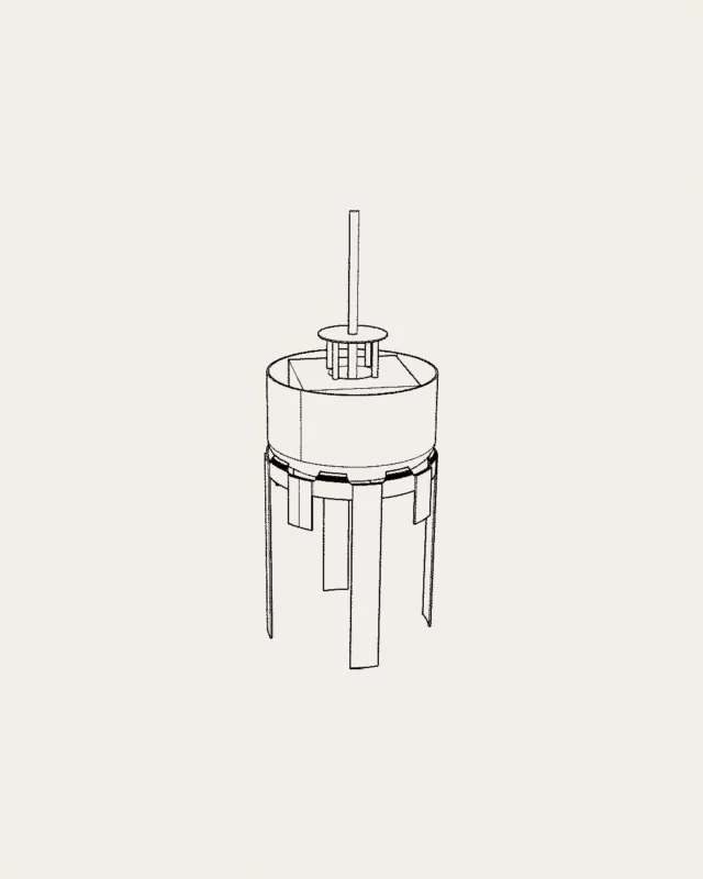 Machines low-tech, 2022.
[meule actionnée manuellement par un pédalier de vélo]

Modélisations et croquis issus des deux premières semaines de recherches d'une résidence d'un mois en juillet 2022, pour réaliser de la farine à l'aide de machines low-tech.

Cahier des charges : facilement transportables dans une grande caisse et exclusivement manuels, ces outils doivent être issus de matériaux de récupération (bouteilles de gaz, pédalier de vélo, pierre tombale en granit, etc.).

Pour découvrir l'intégralité du projet :
https://charlotteayrault.fr/rencontres/geoverrerie/

Le processus est également raconté dans le journal Reflux - Atelier XYZ : https://charlotteayrault.fr/reflux/atelier-xyz/

#modélisations #conception #recherches #lowtech #meule #croquis #résidence #design #geoverrerie